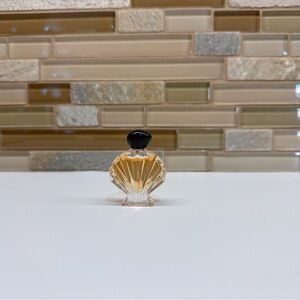 Venus Nina Ricci mini bottle